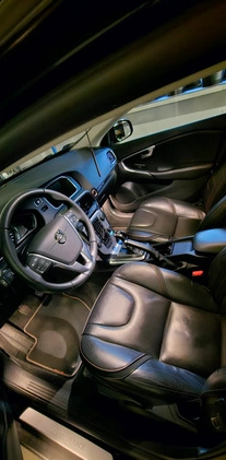 Volvo V40 cena 72500 przebieg: 62300, rok produkcji 2016 z Kraków małe 137